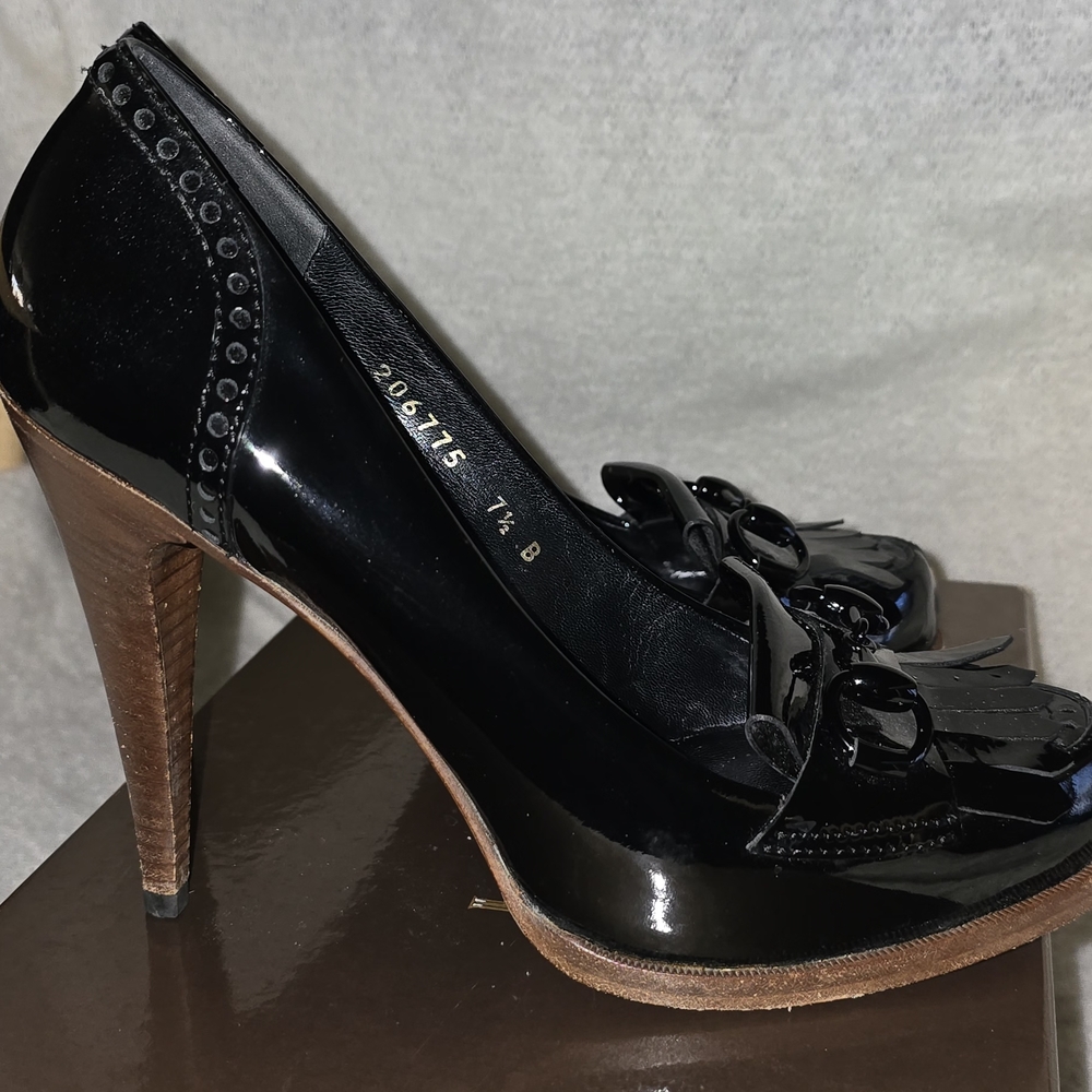 Gucci Black Patent Leather Heels with Wooden Accents